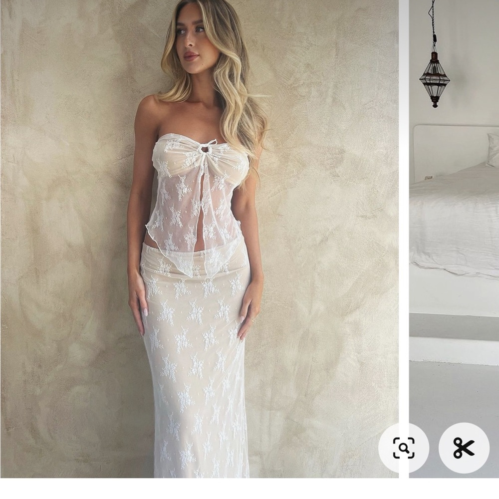 Tiger Mist inspired Beige and lace set. Used for maternity photos.
